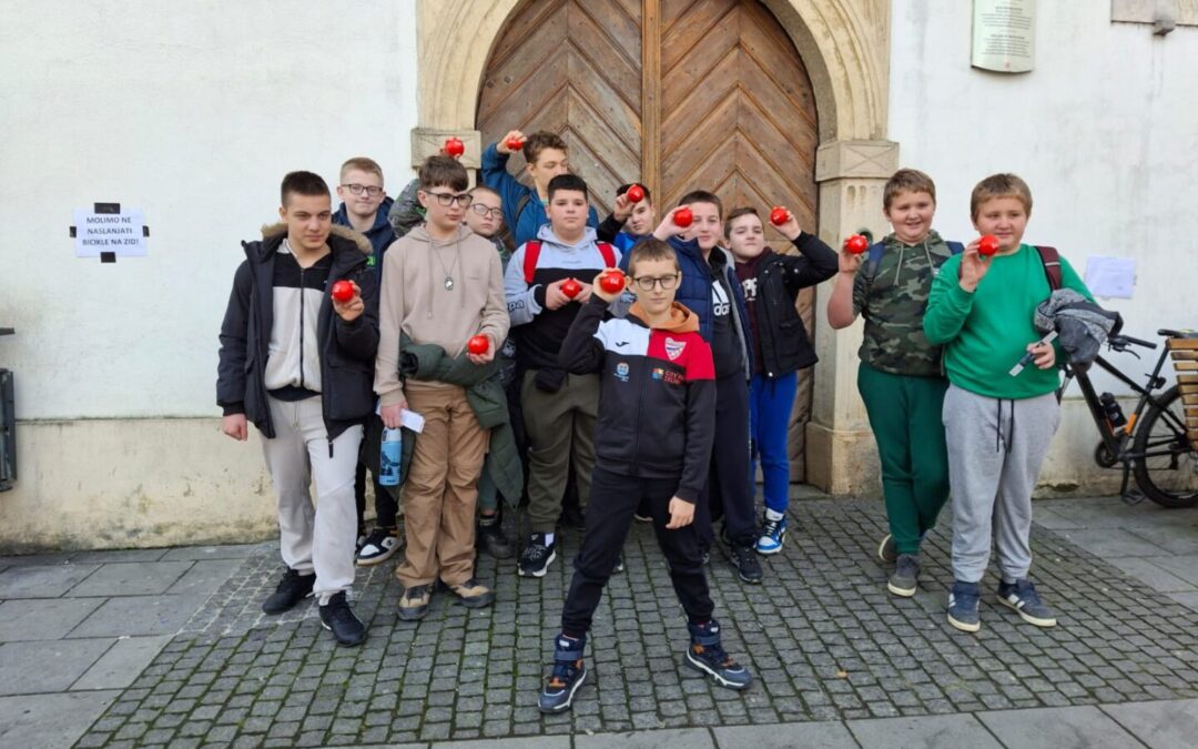 UČENICI POSJETILI FOI I ISTRAŽILI ČAROBAN SVIJET UMJETNE INTELIGENCIJE