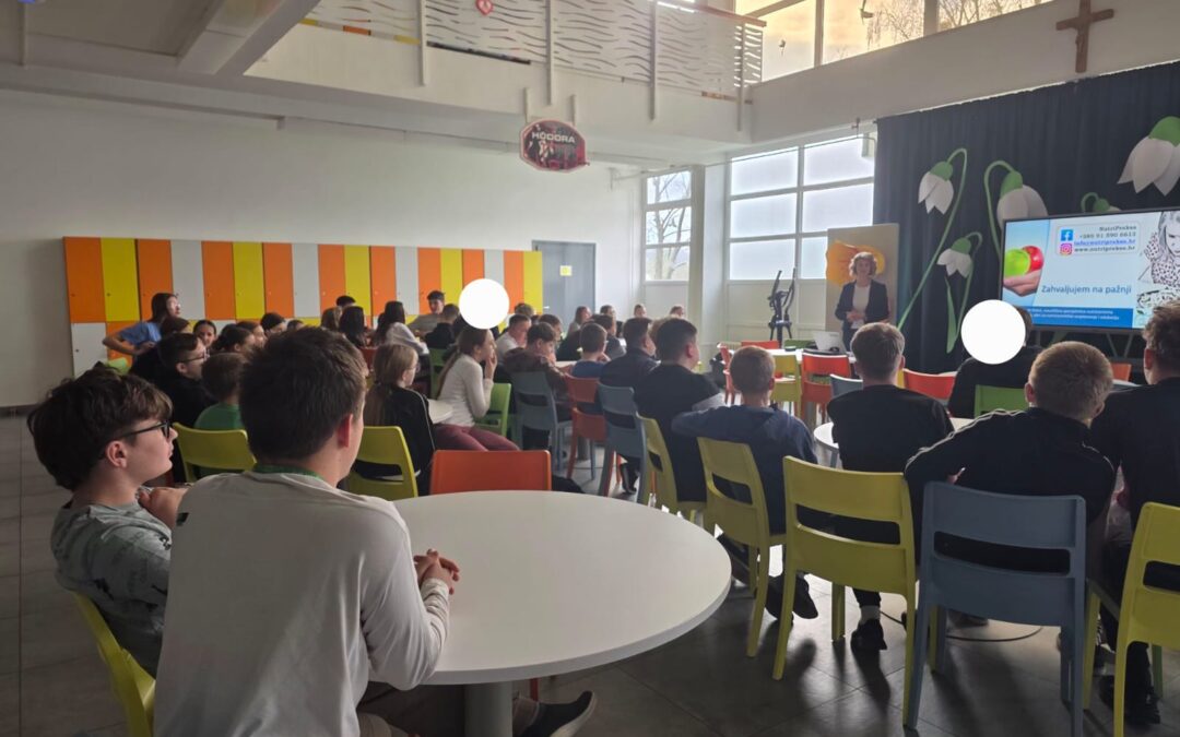 „TVOJE TIJELO TREBA HRANU – RECI NE INSTAGRAMU“.